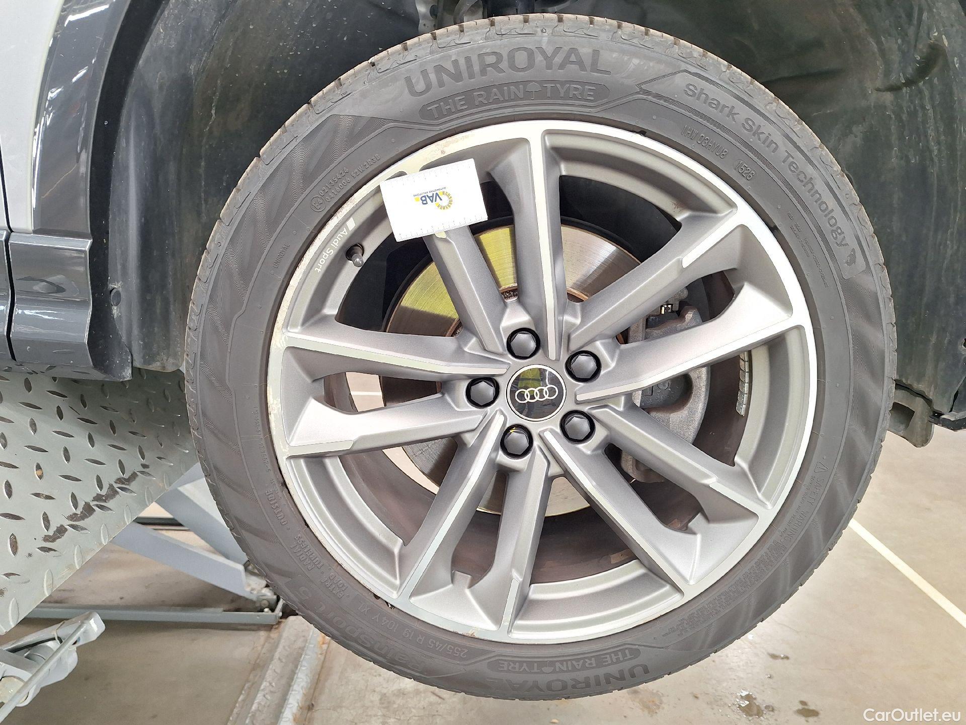  Audi  Q3 Audi,  SB '19, Audi  Sportback 45 TFSI e S tronic 5d #19