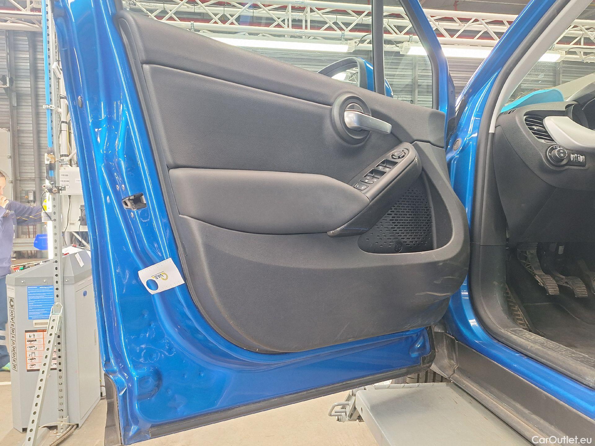  Fiat  500 Fiat, X FL'18, Fiat X 1.6 Multijet 130 Connect 5d #69