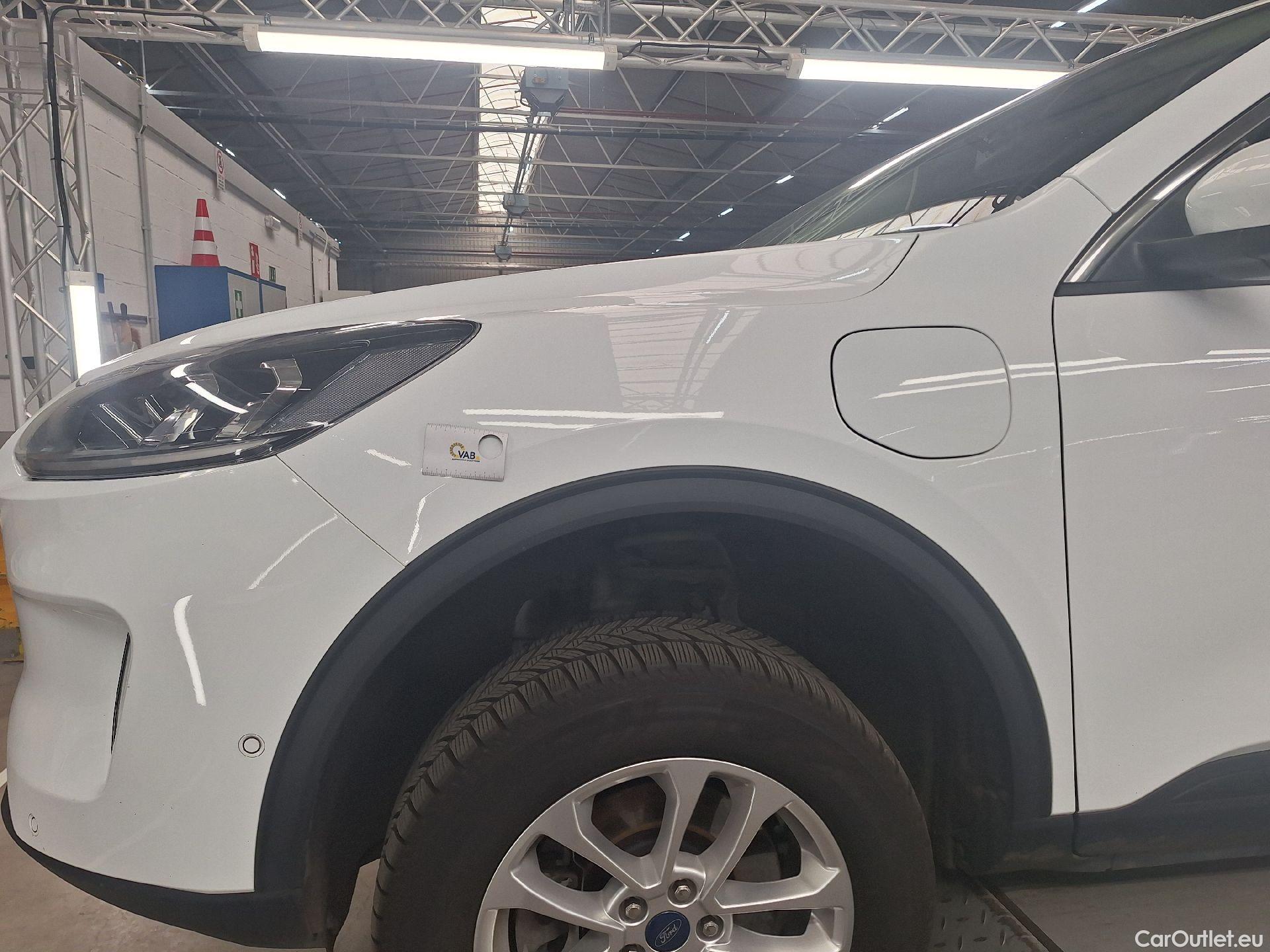  Ford  Kuga Ford,  '19, Ford  2.5i PHEV Aut. 165kW Titanium 5d #31
