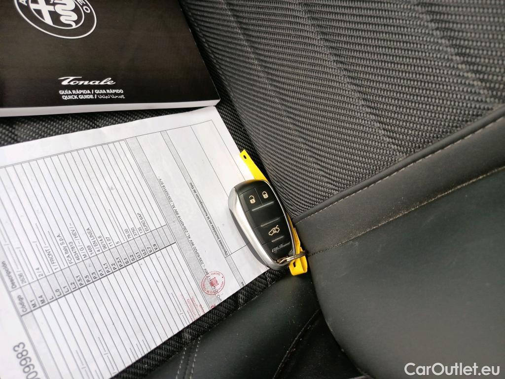  Alfa Romeo  TONALE Alfa Romeo  / 2022 / 5P / todoterreno 1.5 MHEV GASOLINA 130 CV SPRINT FWD #1