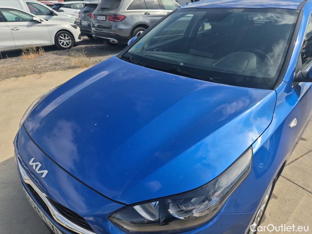  KIA  Cee'd KIA Ceed / 2021 / 5P / berlina con portón 1.0 T-GDi 88kW (120CV) Drive #5