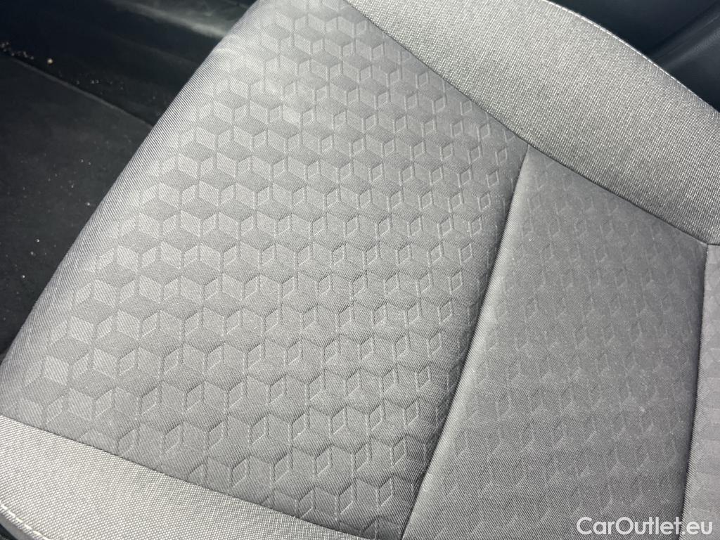  Toyota  Yaris TOYOTA  1.5 120H Business Plus #1