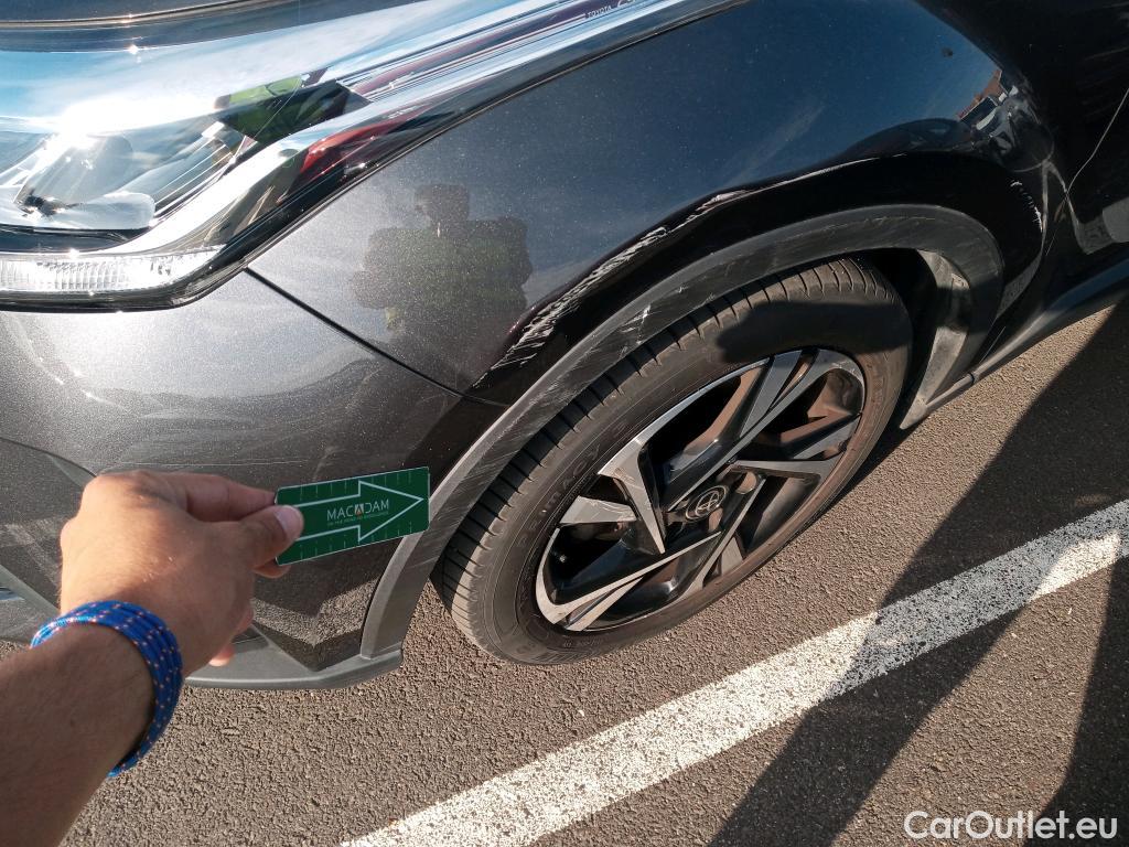  Toyota  C-HR TOYOTA  / 2019 / 5P / todoterreno 1.8 125H Advance #38