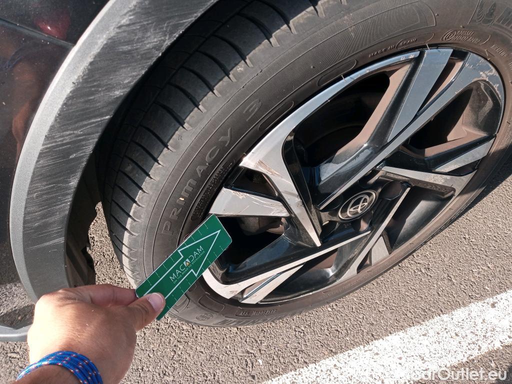  Toyota  C-HR TOYOTA  / 2019 / 5P / todoterreno 1.8 125H Advance #9