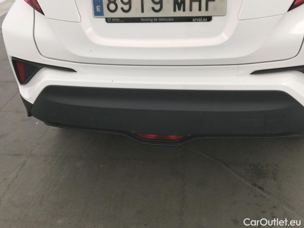  Toyota  C-HR TOYOTA  / 2019 / 5P / todoterreno 1.8 125H Active #1
