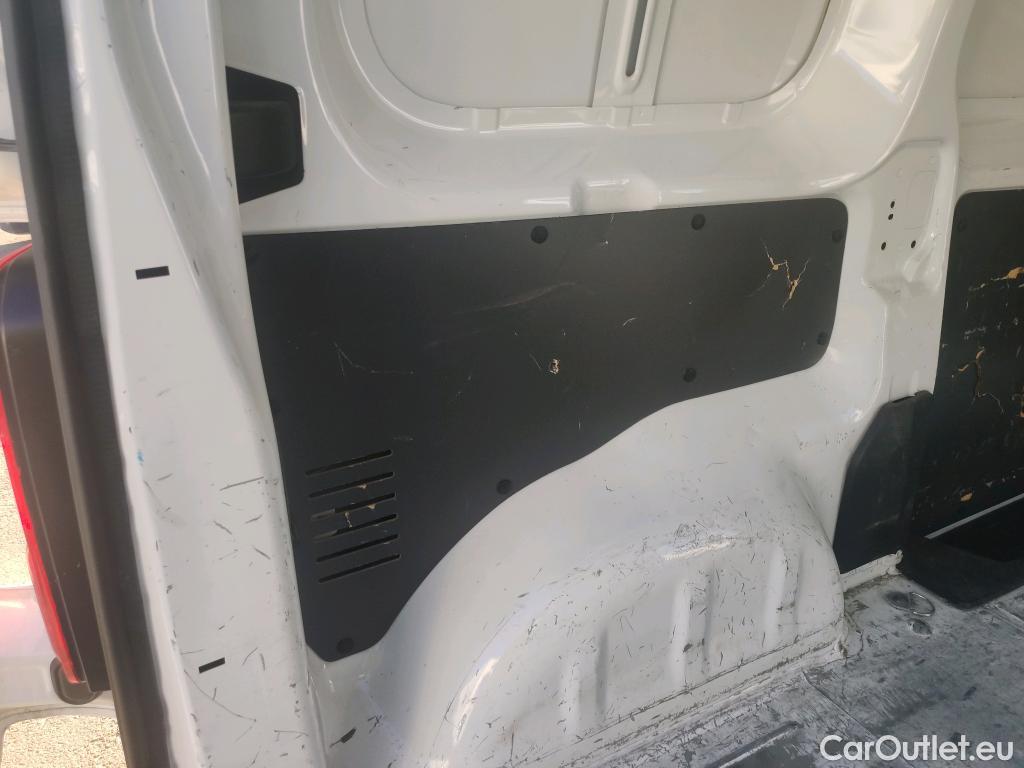  Opel  Vivaro OPEL  / 2019 / 4P / furgón 1.5 Diésel 74kW (100CV) M Std Express #25