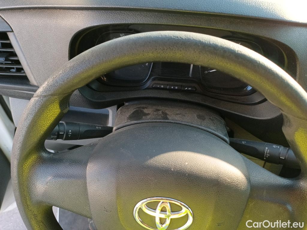  Toyota  Proace TOYOTA  / 2016 / 4P / furgón FU. MEDIO (L1) 2.0D 90kW COMFORT CARGA + #31