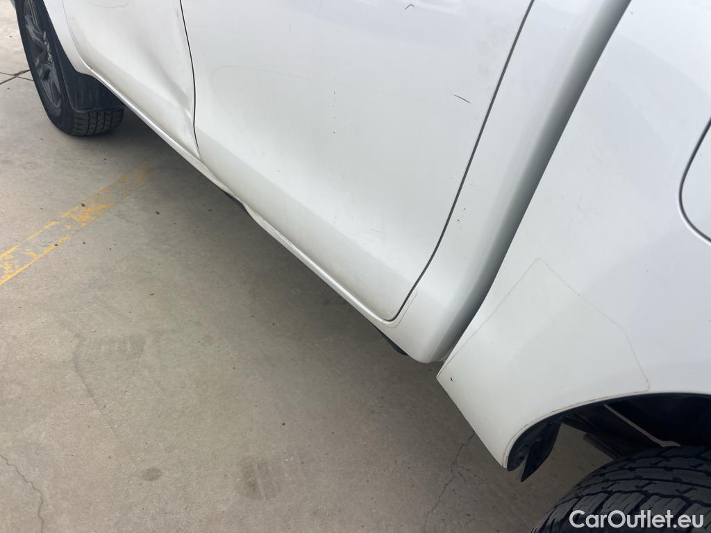  Toyota  Hilux TOYOTA  / 2020 / 4P / pickup 2.4 D-4D Cabina Doble GX Plus #15