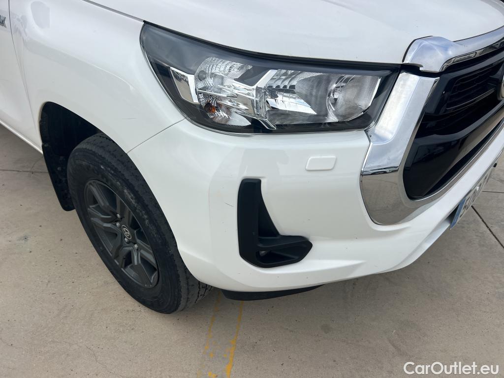  Toyota  Hilux TOYOTA  / 2020 / 4P / pickup 2.4 D-4D Cabina Doble GX Plus #30