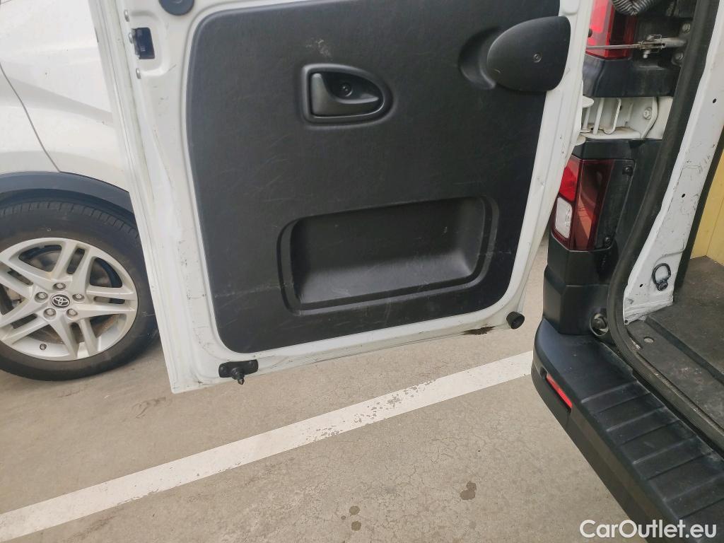  Renault  Trafic RENAULT  / 2019 / 4P / furgón Doble Cabina 27 L1 Energy BluedCi 88 kW #18