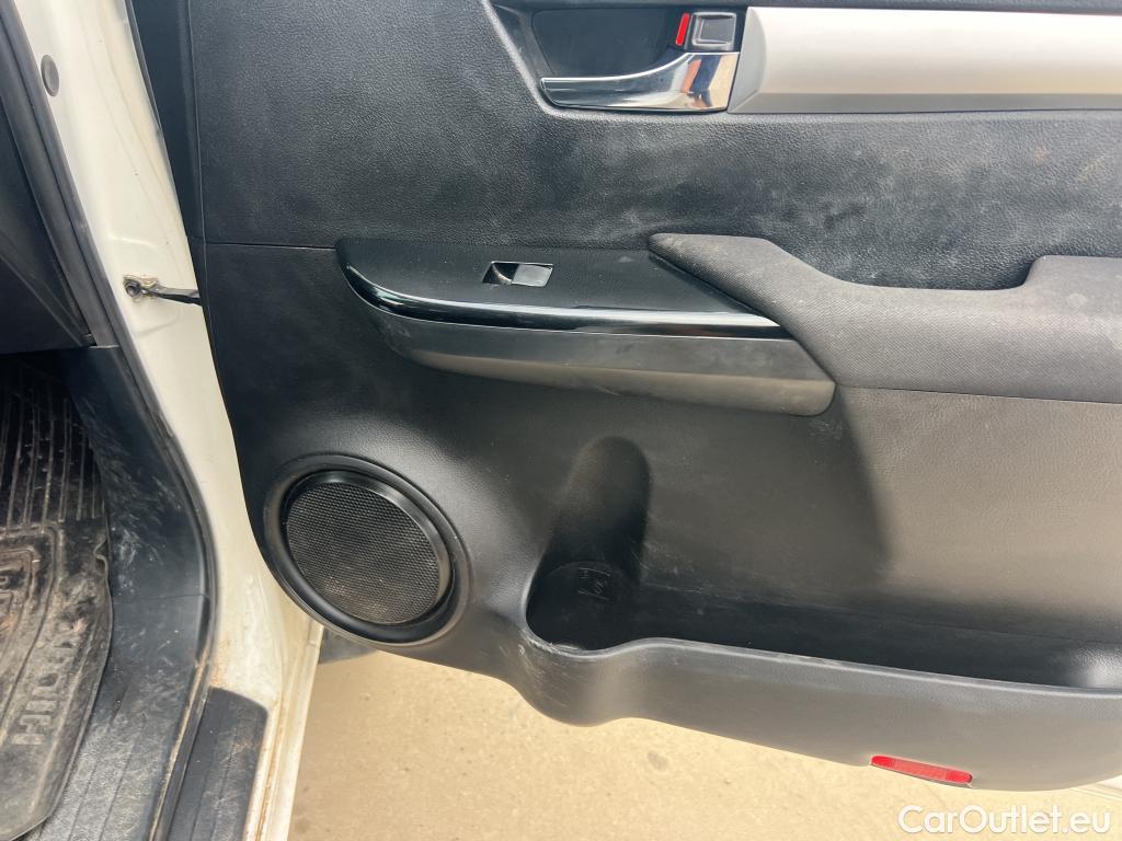  Toyota  Hilux TOYOTA  / 2020 / 4P / pickup 2.4 D-4D Cabina Doble GX Plus #28