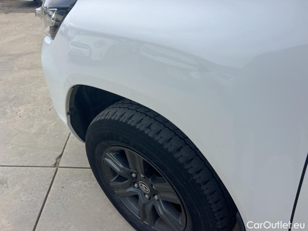  Toyota  Hilux TOYOTA  / 2020 / 4P / pickup 2.4 D-4D Cabina Doble GX Plus #18