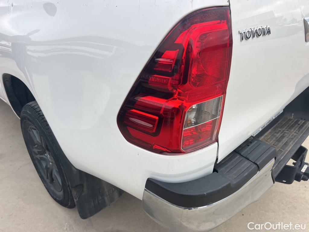 Toyota  Hilux TOYOTA  / 2020 / 4P / pickup 2.4 D-4D Cabina Doble GX Plus #14