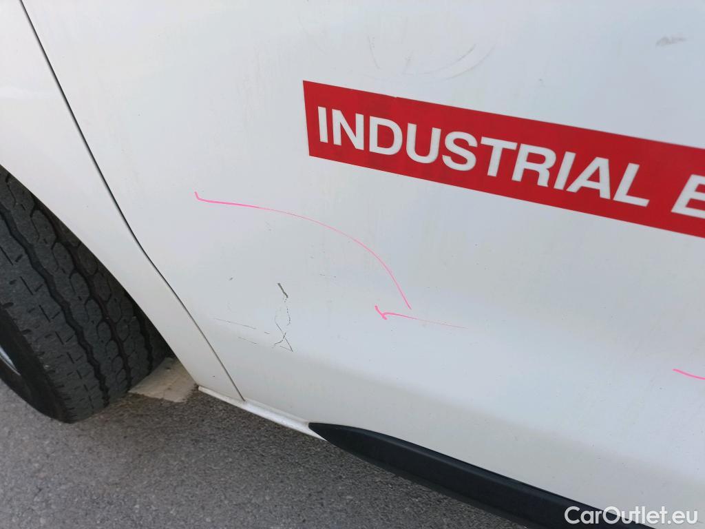  Toyota  Proace TOYOTA  / 2016 / 4P / furgón FU. MEDIO (L1) 2.0D 90kW COMFORT CARGA + #21