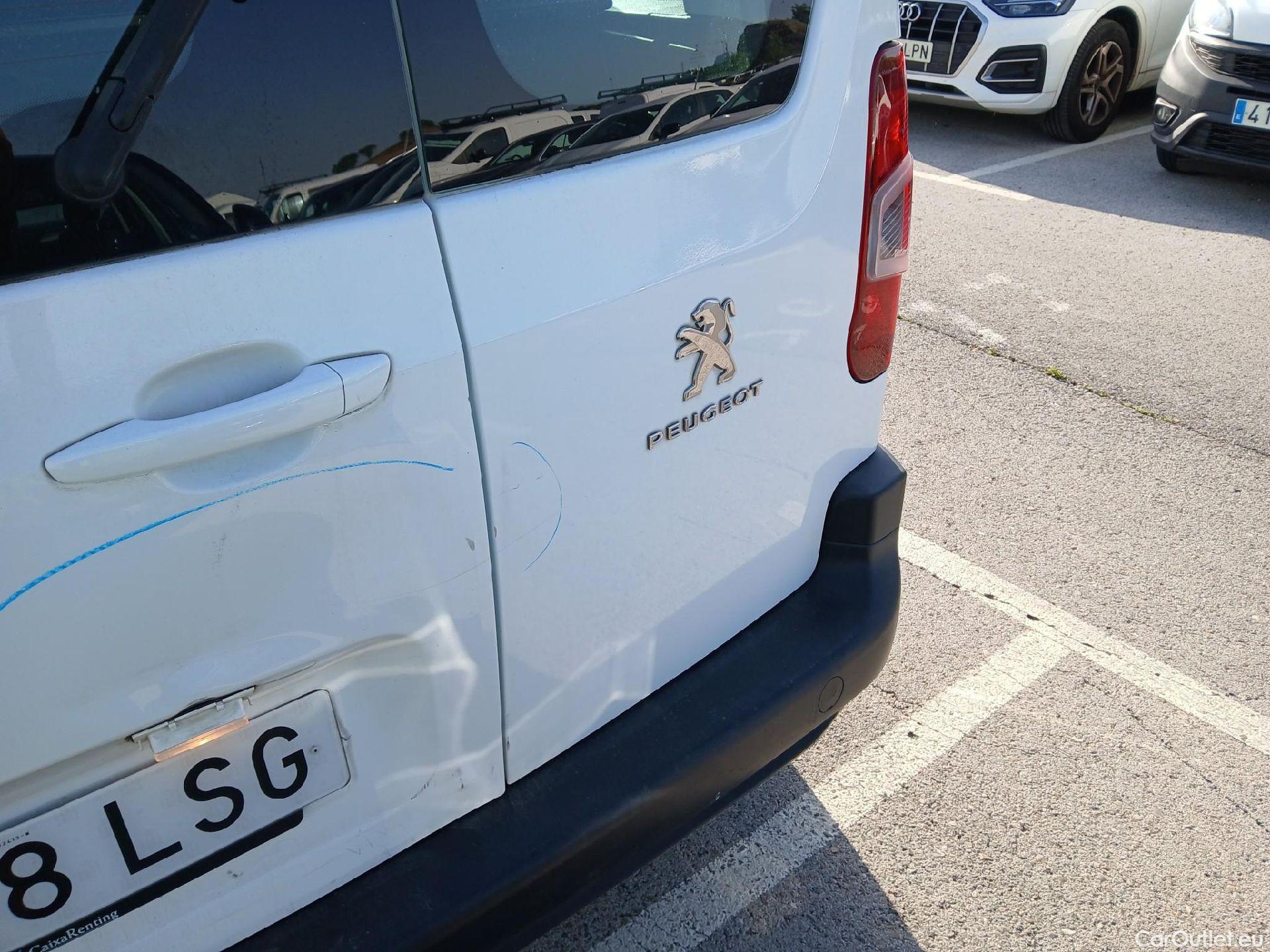  Peugeot  RIFTER PEUGEOT  / 2018 / 4P / combi Active Standard BlueHDi 73kW (IND) #24