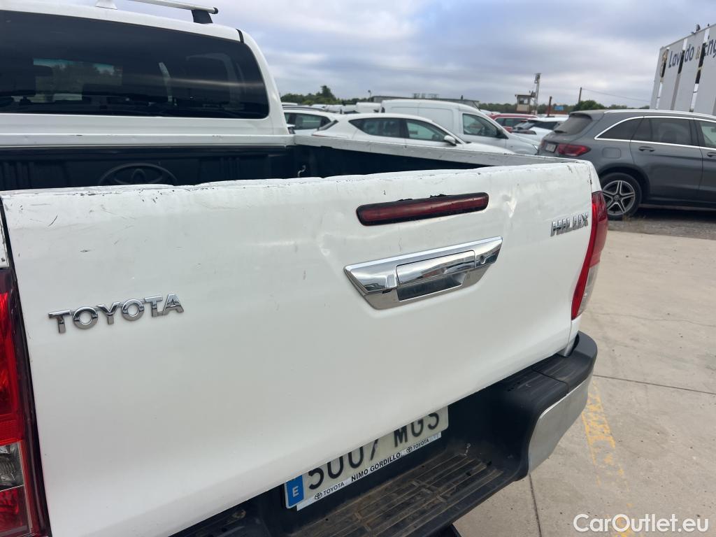  Toyota  Hilux TOYOTA  / 2020 / 4P / pickup 2.4 D-4D Cabina Doble GX Plus #3