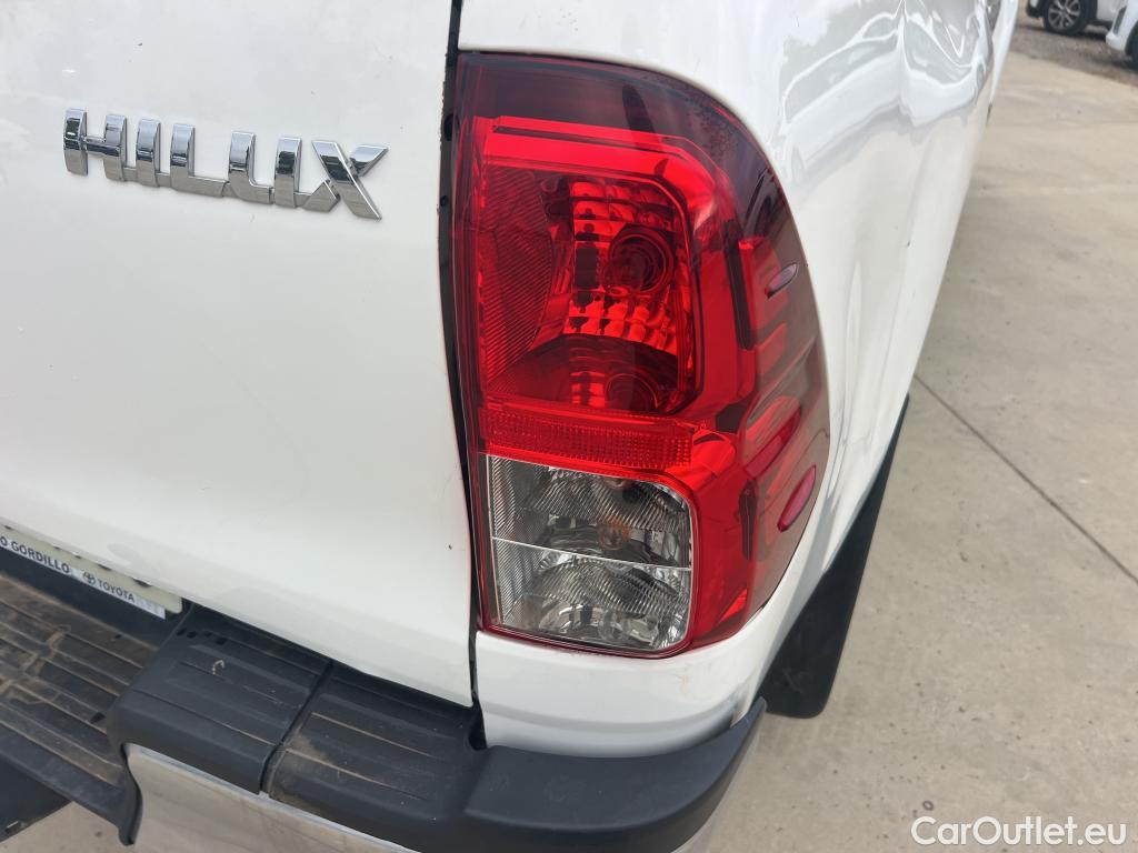  Toyota  Hilux TOYOTA  / 2020 / 4P / pickup 2.4 D-4D Cabina Doble GX Plus #1
