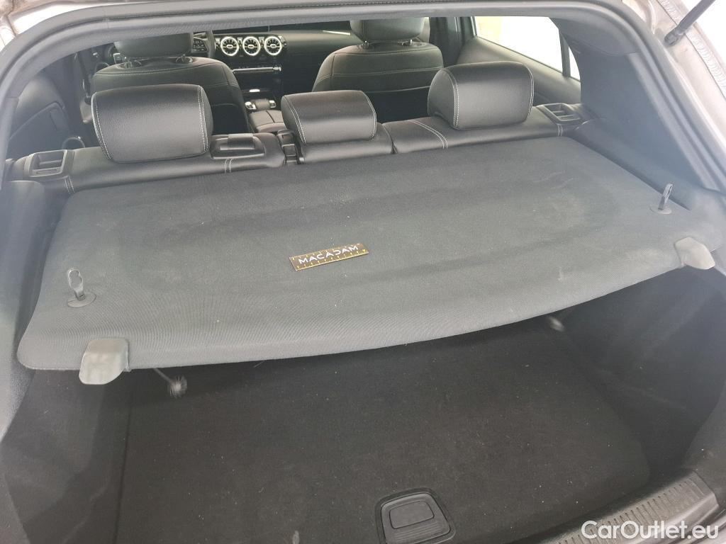  Mercedes  A-Klasse MERCEDES-BENZ Classe A Compact / 2018 / 5P / Berline A 180 Business Line #1