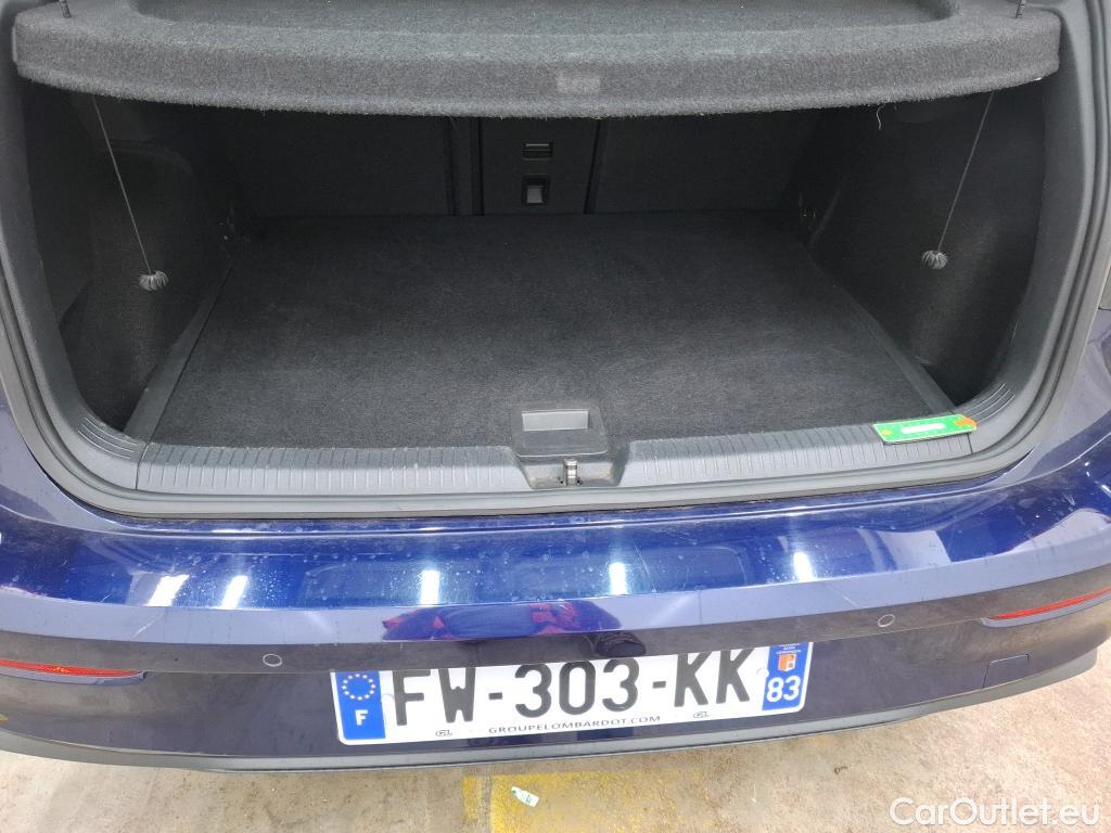  Volkswagen  Golf  VOLKSWAGEN / 2020 / 5P / Berline 2.0 TDI SCR 150 DSG7 Life Busi 1st #50