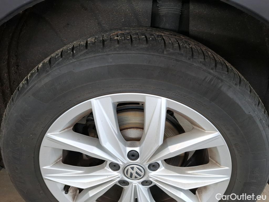  Volkswagen  Tiguan VOLKSWAGEN  5p SUV 2.0 TDI 150 DSG7 Carat BMT #18