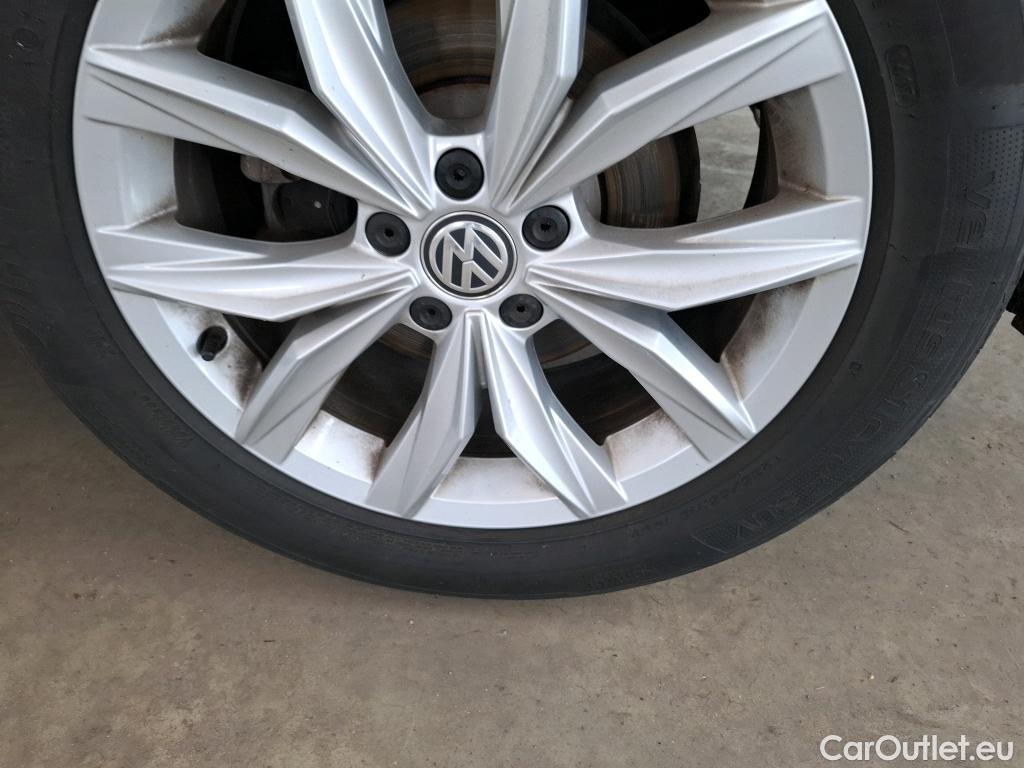  Volkswagen  Tiguan VOLKSWAGEN  5p SUV 2.0 TDI 150 DSG7 Carat BMT #19