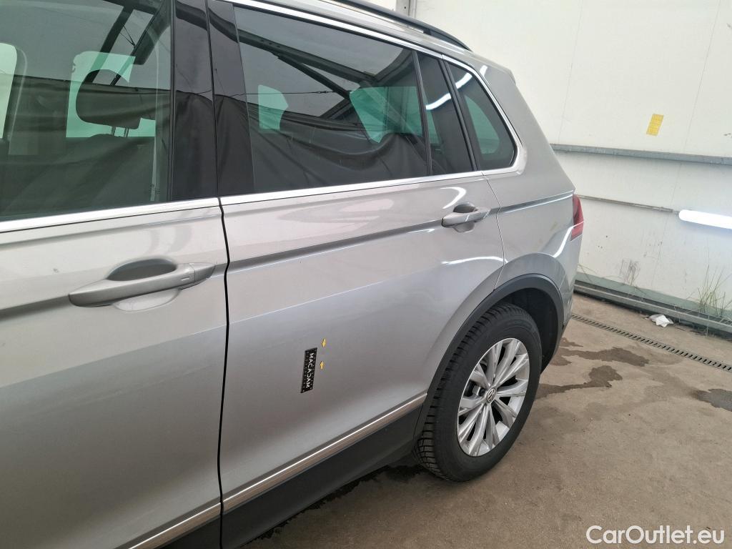  Volkswagen  Tiguan VOLKSWAGEN  5p SUV 2.0 TDI 150 DSG7 Confortline Business #9