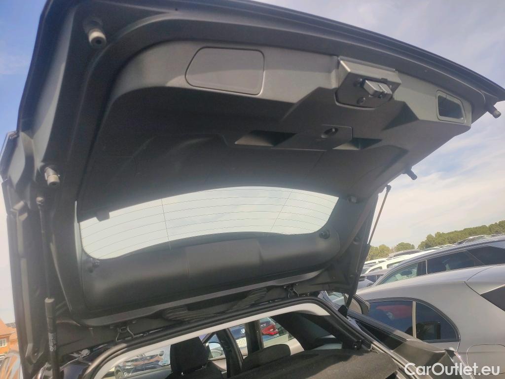  Peugeot  3008 PEUGEOT  / 2020 / 5P / todoterreno 1.5 BlueHDi 96kW (130CV) S&S Active Pack #17