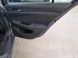  Volkswagen  Golf  VOLKSWAGEN / 2019 / 5P / BERLINA 2.0 TDI SCR LIFE DSG #95