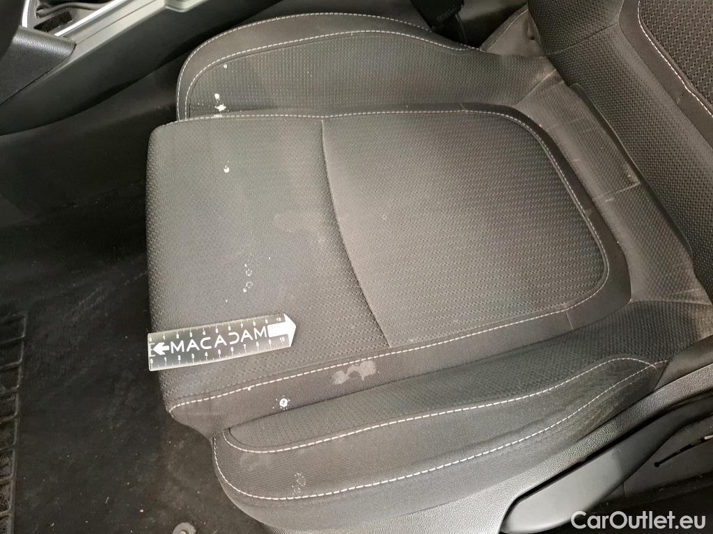  Renault  Megane RENAULT Mégane Berline / 2020 / 5P / Berline Business TCe 140 EDC FAP -21N #1