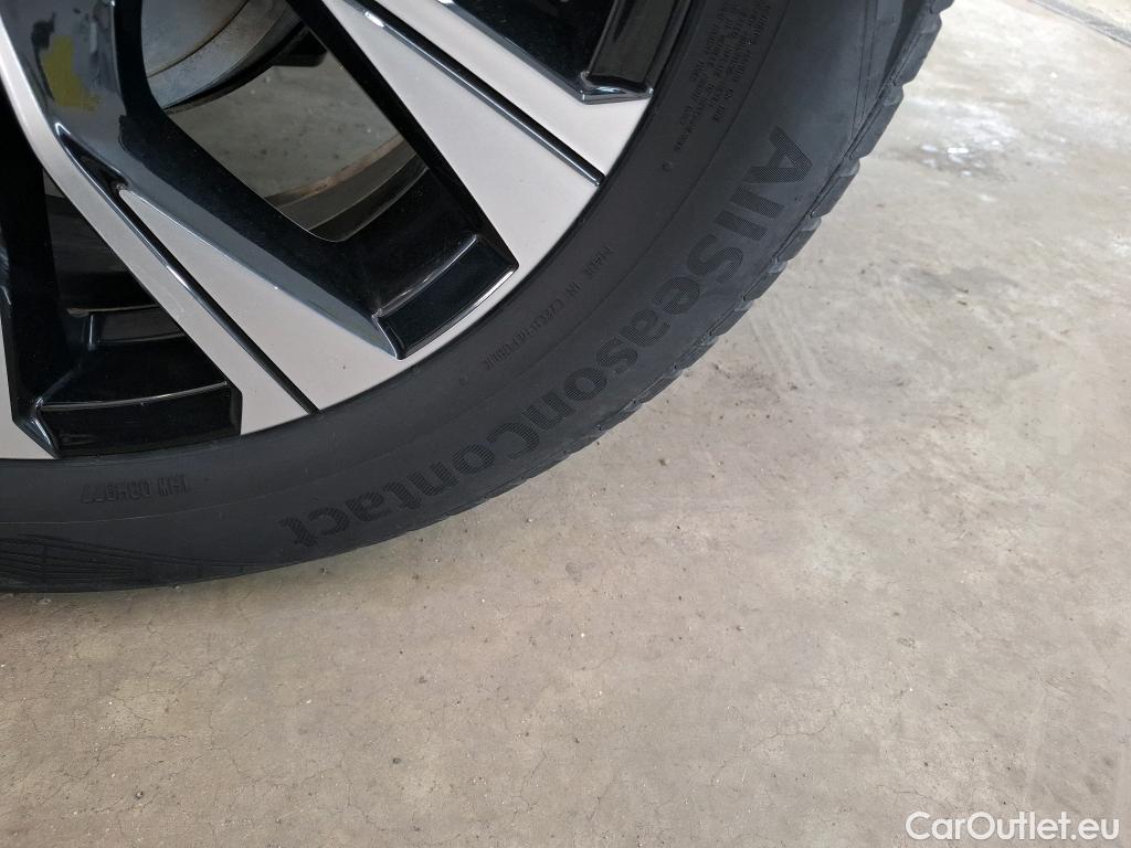  Renault  Captur  II Evolution 1.6 E-TECH Hybrid 145CV BVA6 E6d #9