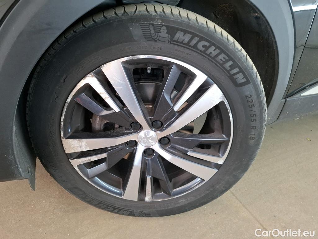  Peugeot  3008  Allure Business 1.2 PureTech 130CV BVA8 E6d #26