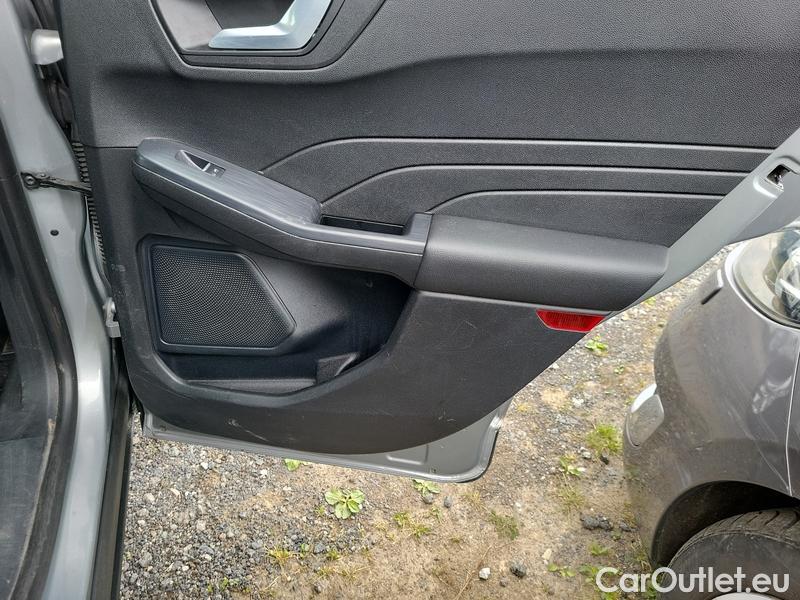  Ford  Kuga  (2019)  1.5EB 110 Titanium #24