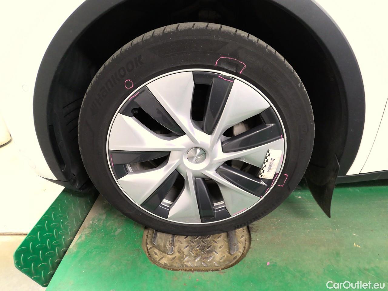  Tesla  Model Y  75kWh Long-Range AWD #40