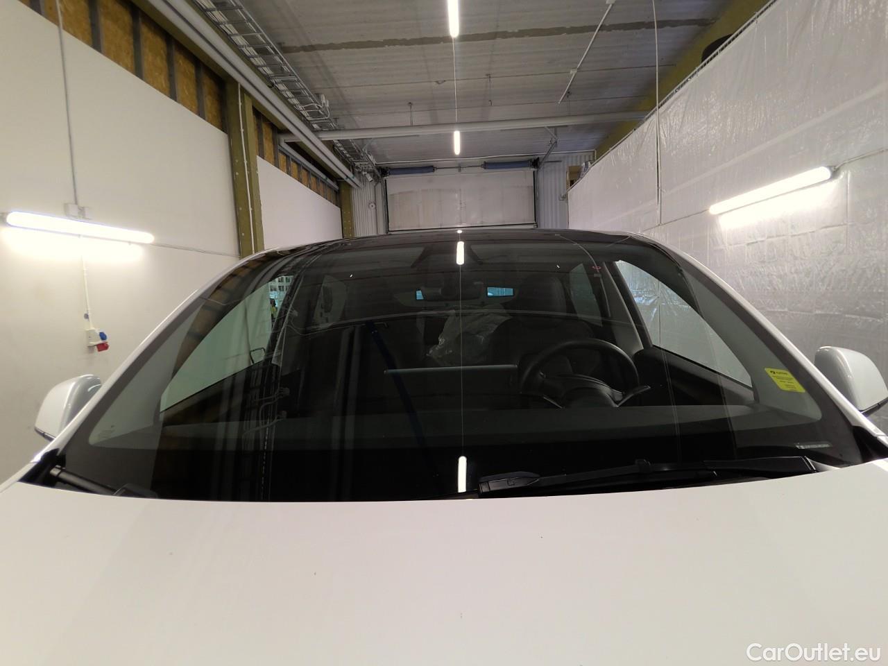  Tesla  Model Y  Long-Range AWD #8