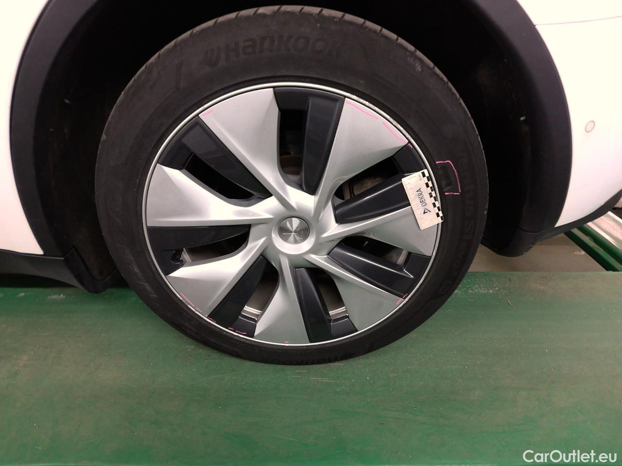  Tesla  Model Y  75kWh Long-Range AWD #32