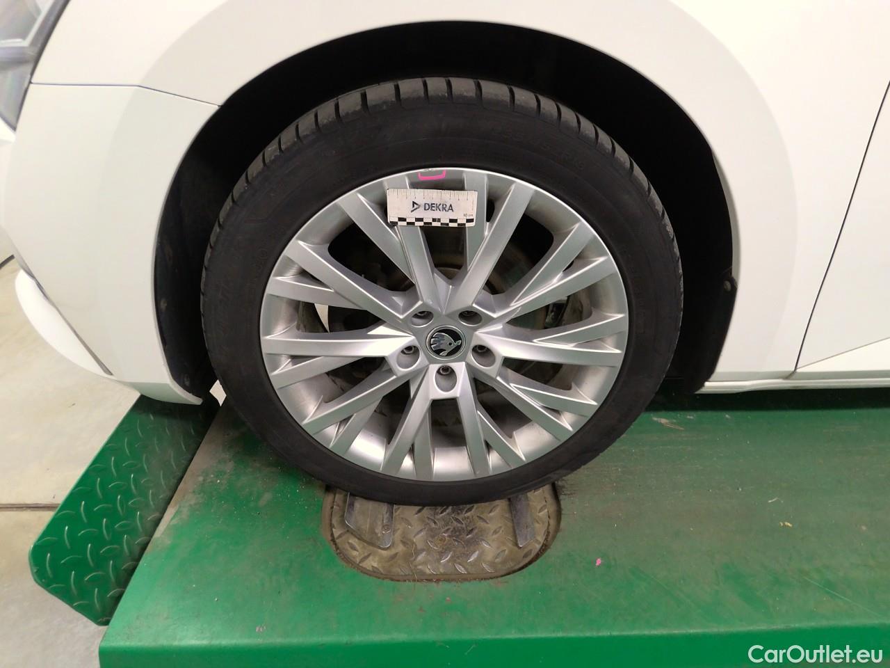  Skoda  Superb Sup.Co.TSI PHEV 218 Style Aut #24