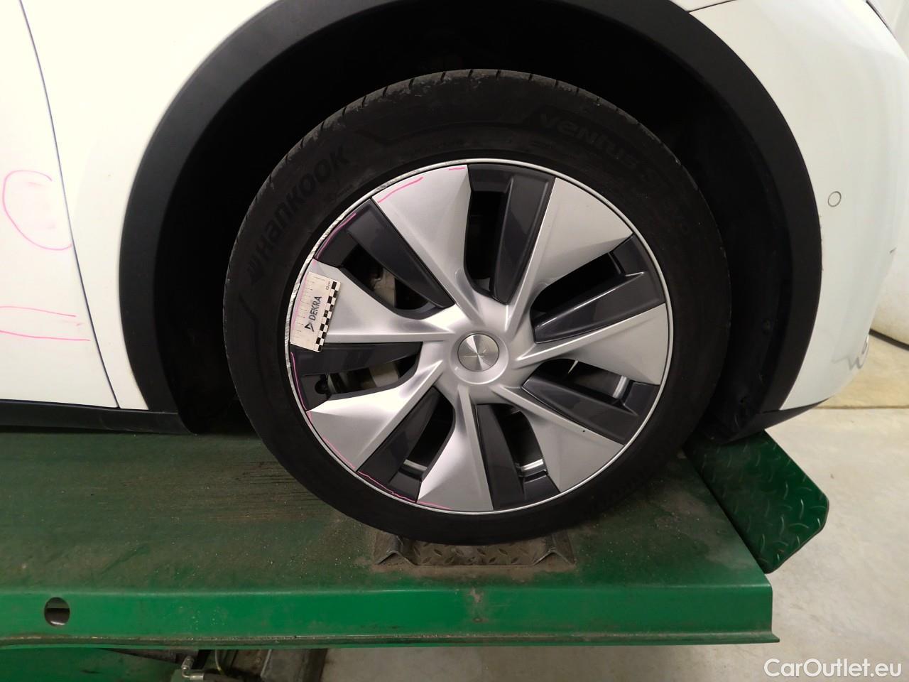  Tesla  Model Y  75kWh Long-Range AWD #16