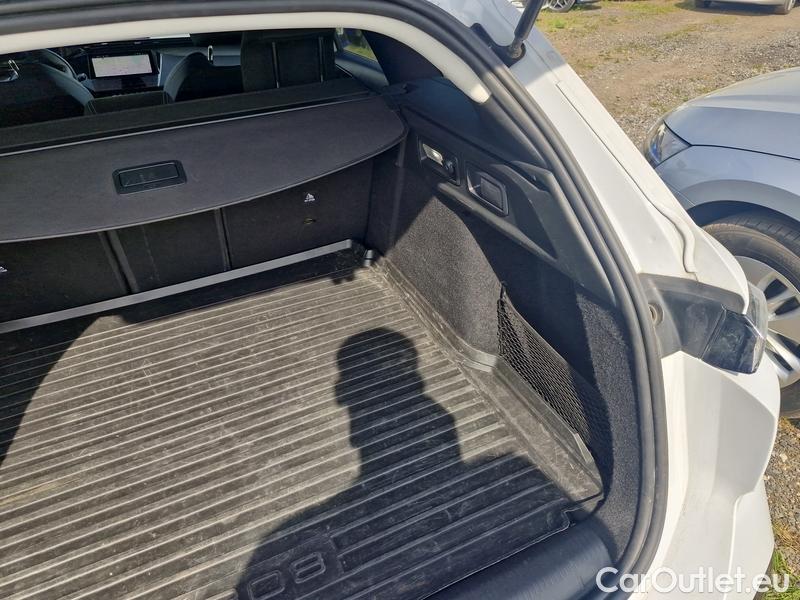  Peugeot  308 -SW  (P5) (2021)  SW 1.5BHDi 130 Allure AT #17