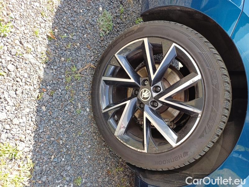  Skoda  Superb  Combi (3T5)(2010) Sup.C.FL2.0TDI 110 Style AT #15