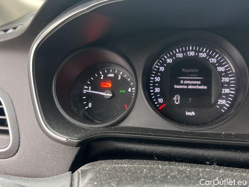  Renault  Megane RENAULT Mégane / 2015 / 5P / berlina con portón Life Blue dCi 70kW (95CV) #30
