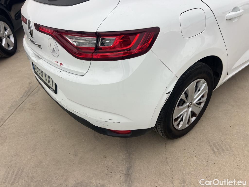  Renault  Megane RENAULT Mégane / 2015 / 5P / berlina con portón Life Blue dCi 70kW (95CV) #14