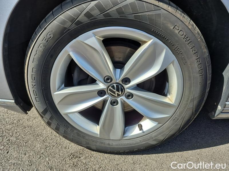  Volkswagen  Passat  Lim (CB2) (2019) Pas.2.0TDI 110 Elegance 4d #17
