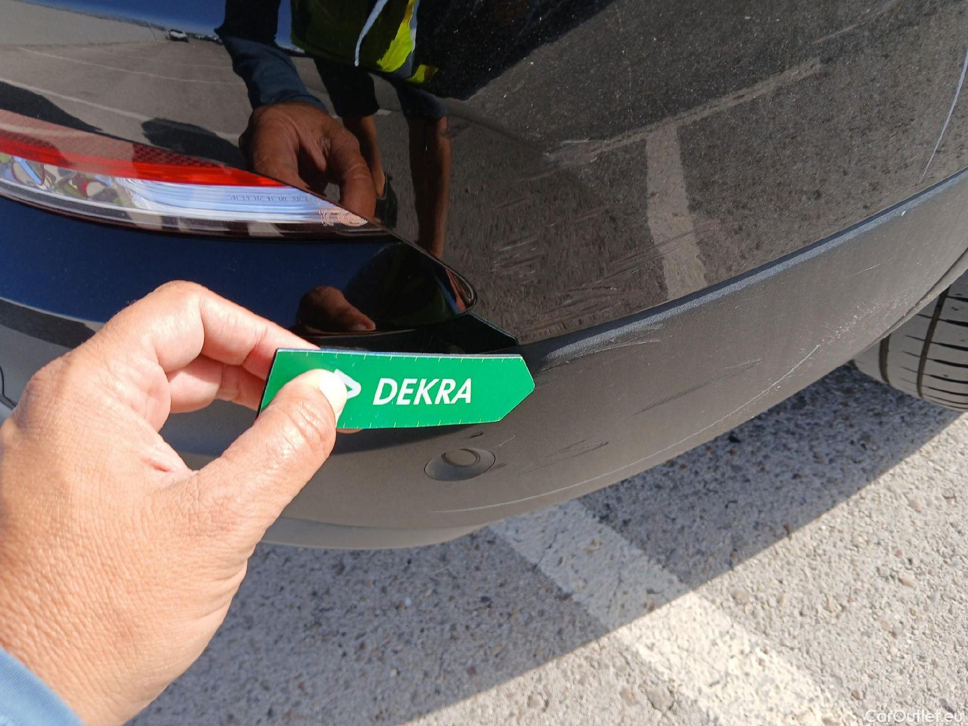  Renault  Kadjar RENAULT  / 2019 / 5P / crossover Zen GPF TCe 103kW (140CV) EDC (AC) #15