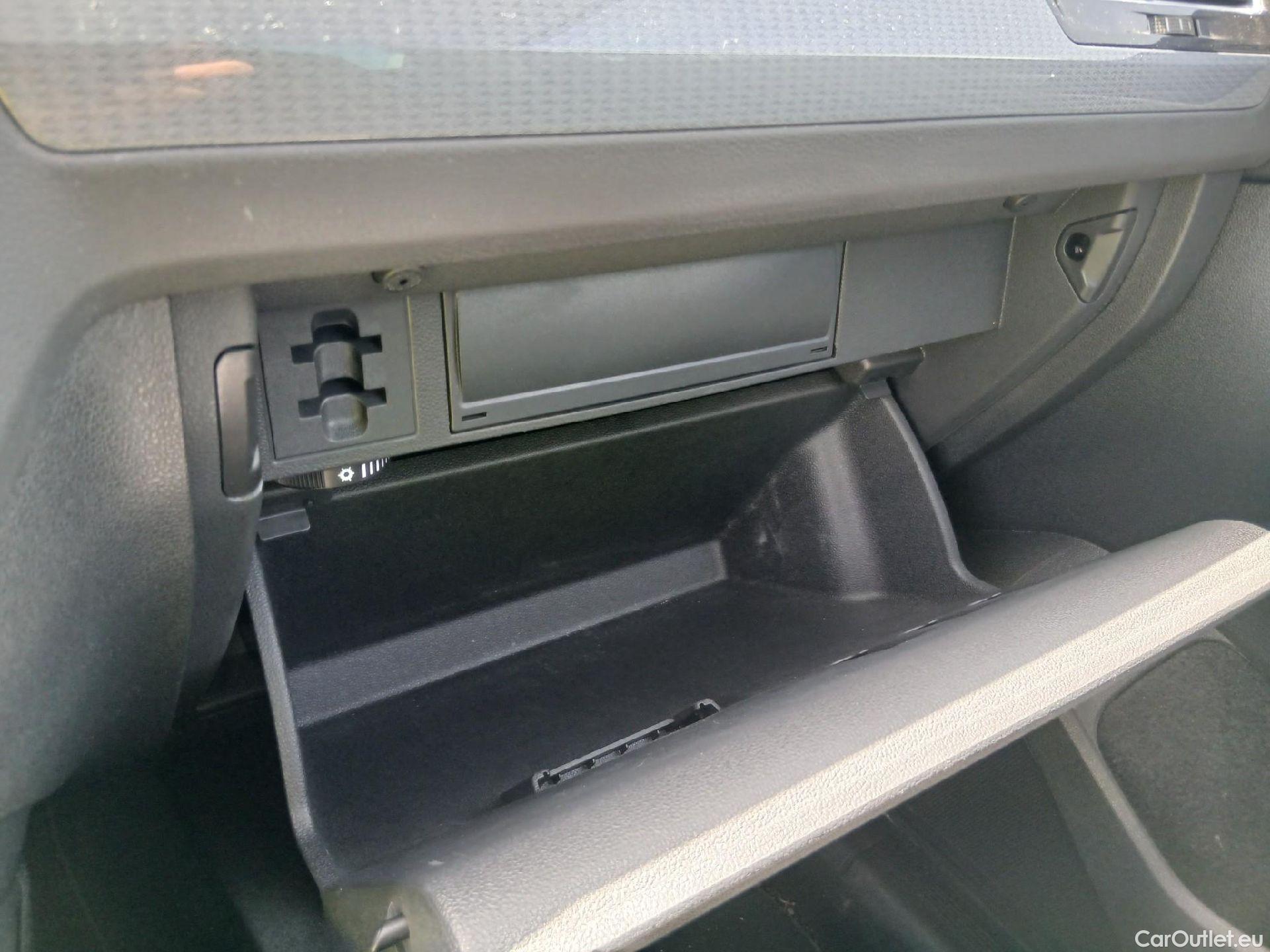  Volkswagen  Tiguan  Life 2.0 TDI 150CV AT7 E6d #3