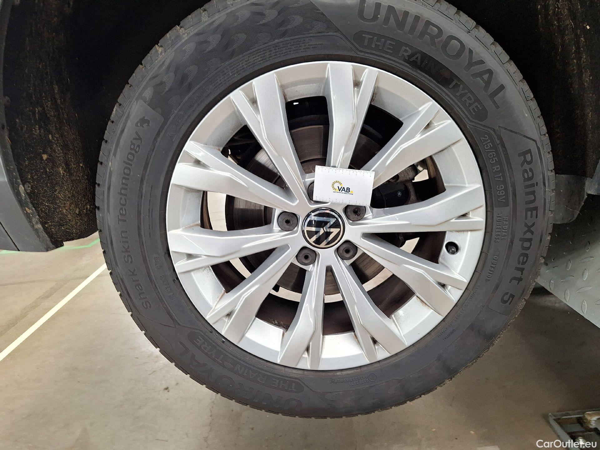 Volkswagen  Tiguan VW,  FL'20, Volkswagen  1.5 TSI 96kW Life Business 5d #37