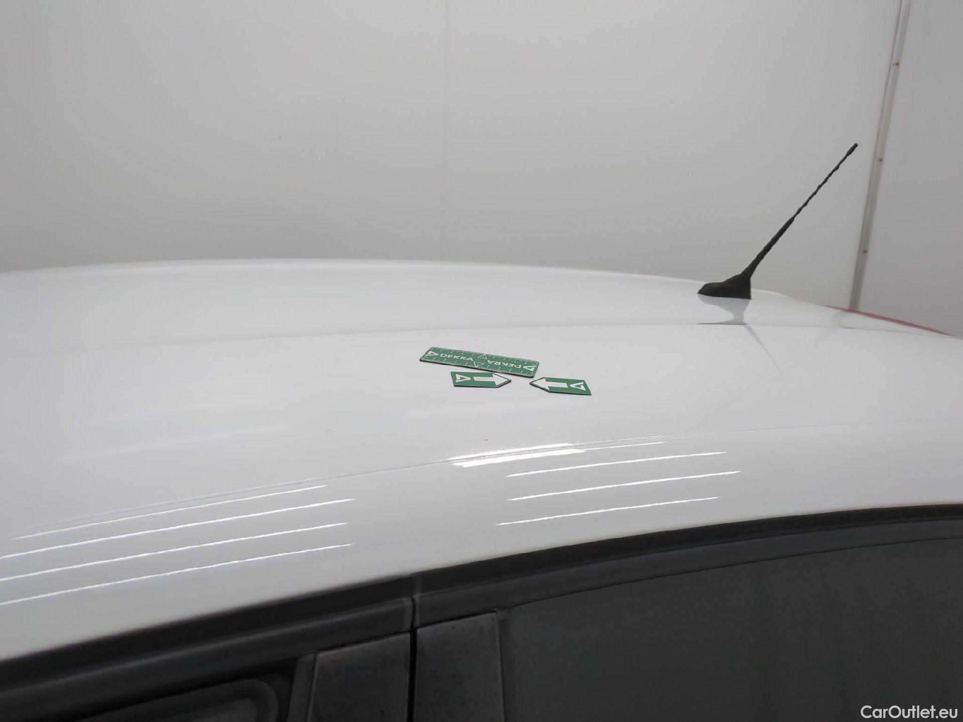  Peugeot  208  Signature 1.2 PureTech 80CV BVM5 E6dT #15