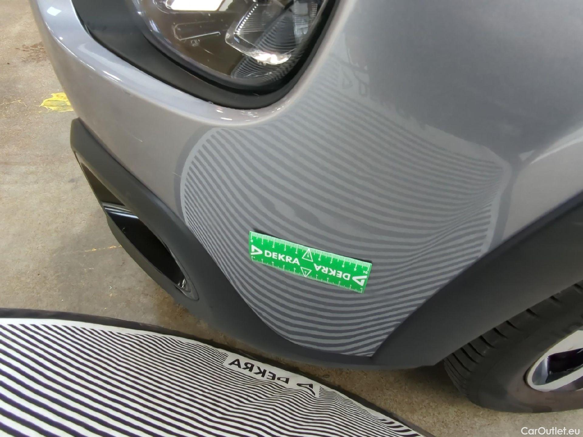  Citroen  C3  Shine Business 1.2 PureTech 80CV BVM5 E6d #8