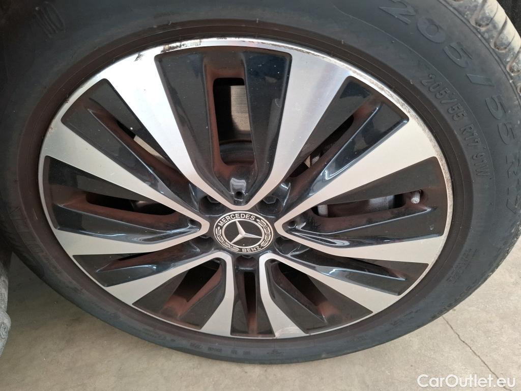  Mercedes  A-Klasse MERCEDES-BENZ Classe A Berline / 2018 / 4P / Berline A 250 e Business Line 8G-DCT #14