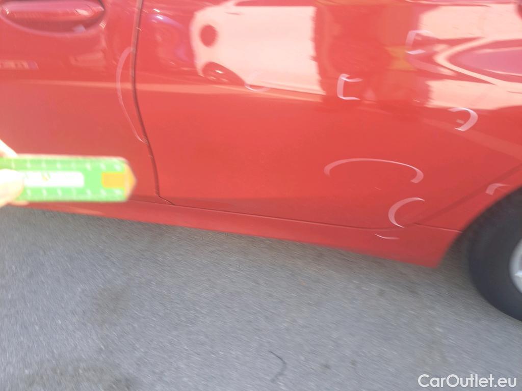  Bmw  Serie 3 BMW  / 2018 / 4P / sedán 318d Auto. #28
