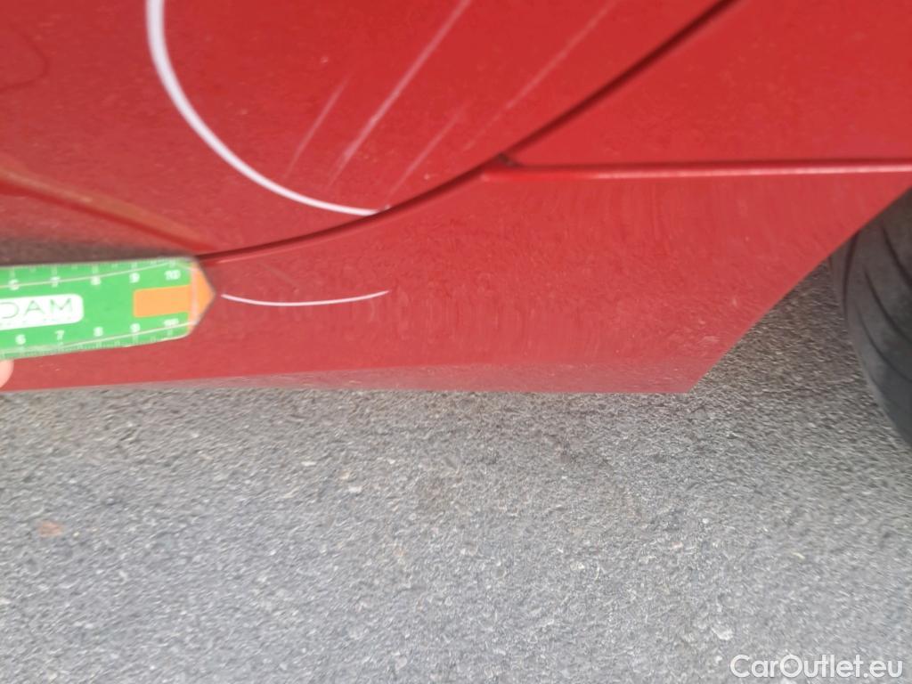  Bmw  Serie 3 BMW  / 2018 / 4P / sedán 318d Auto. #29